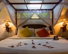 Khách sạn Punnamada Resort (Alappuzha, Ấn Độ)