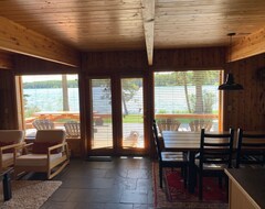 Hele huset/lejligheden Beautiful Lakefront Cabin On A Quiet Sheridan Lake Bay (Lone Butte, Canada)