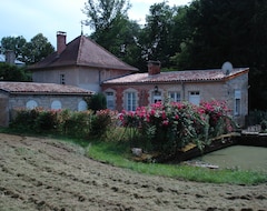 Hele huset/lejligheden Charming 3 Gite With Swimming Pool In A Park Approved 'Remarkable Garden'. (Nettancourt, Frankrig)