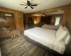 Otel Budget Friendly Queen Studio With Full Kitchen, Two Queen Beds And Sleeper Sofa By Redawning (Hot Springs, ABD)