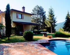 Toàn bộ căn nhà/căn hộ Countryside Family Villa With Private Pool (Castello Cabiaglio, Ý)