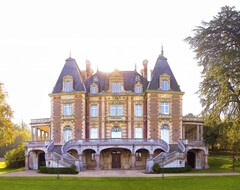 Toàn bộ căn nhà/căn hộ Chateau Royal - Nine Bedroom Castle, Sleeps 30 (Bouffémont, Pháp)