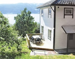 Casa/apartamento entero 4 Bedroom Accommodation In Vangsnes (Balestrand, Noruega)