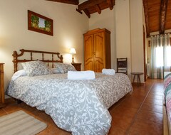 Toàn bộ căn nhà/căn hộ Spacious Mountain House With 4 Bedrooms, 5 Bathrooms, Patio And Fireplace (Aldealengua de Pedraza, Tây Ban Nha)