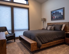 Entire House / Apartment Ski Mountain And Lake Views For Miles.... Sleeps 14! 5 Bedrooms. Single Family (Kamas, USA)