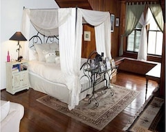 Khách sạn Grand Manor Luxury Mansion Suites -1000 Sq Ft King & Queen (Galveston, Hoa Kỳ)
