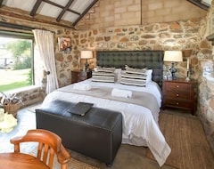 Koko talo/asunto Room In Farmhouse - Flitwick Ranch - Old Cheese Factory Room 2 (Swartberg, Etelä-Afrikka)