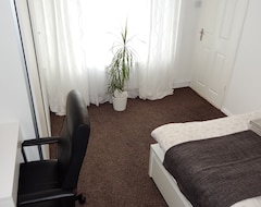 Oda ve Kahvaltı Double Room In Welcoming Home (Nottingham, Birleşik Krallık)