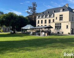 Cijela kuća/apartman Domaine Chateau Le Risdoux 20pers, Unieke Locatie (Vireux-Wallerand, Francuska)