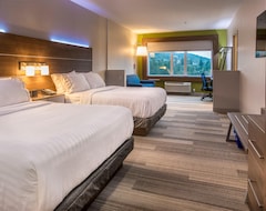 Khách sạn Holiday Inn Express & Suites Victoria-Colwood, An Ihg Hotel (Victoria, Canada)