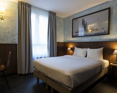 Khách sạn Walled Off Hotel Paris (Paris, Pháp)