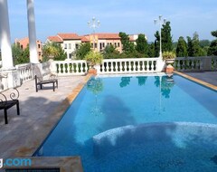 Otel Villa Primo Eyrie Khaoyai near Toscana (Saraburi, Tayland)