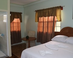Bed & Breakfast Ms. Holder's Comfort Villa (Linden, Guyana)