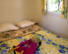 Aparthotel Camping Le Pressoir (Moulon, Francia)