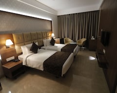 Hotel Radiance (Ahmednagar, India)
