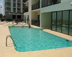 Hotel Cherry Grove Springs Towers (North Myrtle Beach, USA)