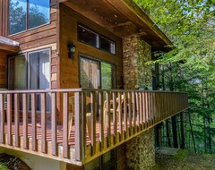 Entire House / Apartment A Spacious Trailside Vacation Home with Large Stone Fireplace, Indoor Hot Tub And Allows Dogs (Ironwood, USA)
