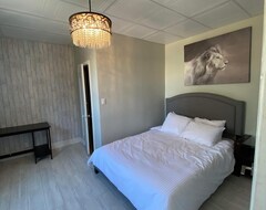 Entire House / Apartment Appartement De Deux Chambres à Coucher (le Convivial) (Rouyn-Noranda, Canada)