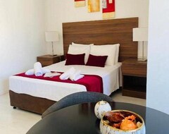 Eleonora Hotel Apartments (Larnaka, Kipar)