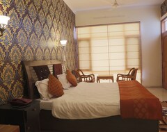 Bed & Breakfast Skyview Holiday Home (Chandigarh, India)