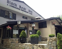 Khách sạn Black Bear Inn (Thredbo, Úc)