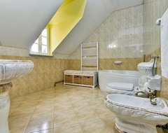 Toàn bộ căn nhà/căn hộ 5 Bedroom Accommodation In Sv.kriz Zacretje (Sveti Križ Začretje, Croatia)