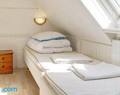 Toàn bộ căn nhà/căn hộ Two-bedroom Holiday Home In Svaneke 5 (Svaneke, Đan Mạch)