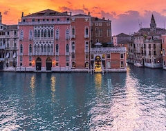 Hotel Art Dreams Venezia (Venice, Italy)