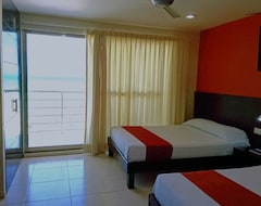 Hotel & Suites Domani (Progreso, Mexico)