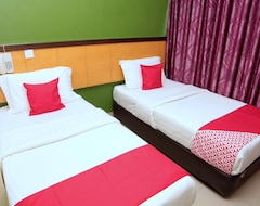 Hotel OYO 44054 Holiday Mansion Inn (Sibu, Malaysia)