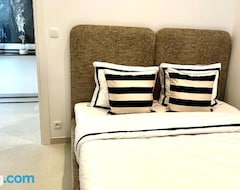 Entire House / Apartment Luxury 3 Bedrooms Home (Mons, Belgium)
