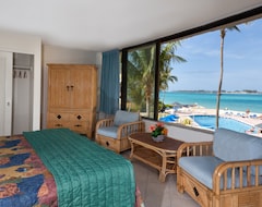 Hotel Blue Water Resort at Guanahani Village (Cable Beach, Bahamas)