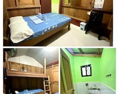 Casa rural Ilyns Homeyplace And Restaurant By Travelax (Dingras, Philippines)