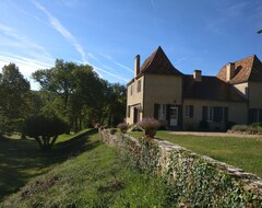 Toàn bộ căn nhà/căn hộ Beautiful Mansion Surrounded With Privacy And All Convenience You Wish For (Saint-Marcel-du-Périgord, Pháp)