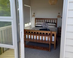 Hele huset/lejligheden Stunning View & Hot Tub. New House Handy To Town (Lower Hutt, New Zealand)