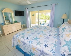 Hotel Upscale Retreat 21, Beachfront Executive Condo, Rum Point (North Side, Lesser Antilles)