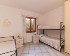 Koko talo/asunto Lovely Apartment For 6 People With A/c, Pool, Wifi And Tv (Alà dei Sardi, Italia)