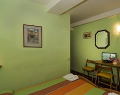 Otel Il Ponte Affittacamere (Lucca, İtalya)