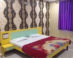 Hotel Dwarkamai (Dhule, Indija)
