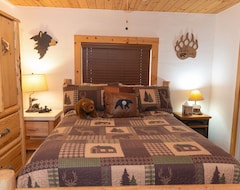 Khách sạn Rustic Lodge Style 2bd/2ba Home W/ Private Pool (Pahrump, Hoa Kỳ)