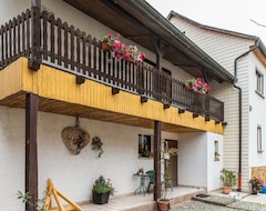 Cijela kuća/apartman Holiday Home In Thuringia With Private Terrace, Use Of A Garden And Pool (Remhild, Njemačka)