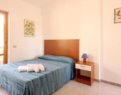 Toàn bộ căn nhà/căn hộ Apartment 3 Beds, 190 Meters From The Sea, Wi-Fi, Tennis Court / Football (Sciacca, Ý)