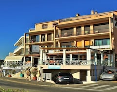 Khách sạn Hotel Les Alizes (Cavalaire, Pháp)