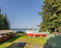 Hotel Oceanview Cabins (Alert Bay, Canada)