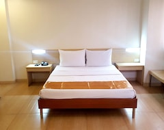 Khách sạn M Suites Hotel (Manila, Philippines)