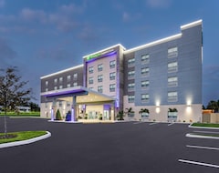 Khách sạn Holiday Inn Express & Suites Tampa - Stadium Area (Tampa, Hoa Kỳ)