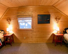 Tüm Ev/Apart Daire Mountain Cabin In The Pines / 2br 1ba Vintage Charmer (Long Barn, ABD)