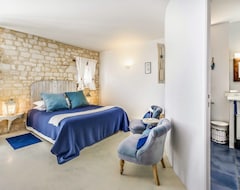 Hotel Les Vents Bleus (Donnazac, France)