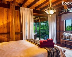 Toàn bộ căn nhà/căn hộ Treetops Sanctuary - Luxury Treehouse Pole Home (Atherton, Úc)