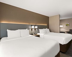 Hotel Comfort Suites Hudson (Hudson, USA)